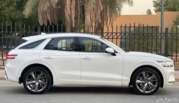 جنيسيس GV70 2023 فل سعودي 7