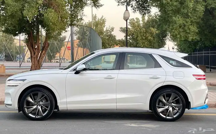 جنيسيس GV70 2023 فل سعودي 8