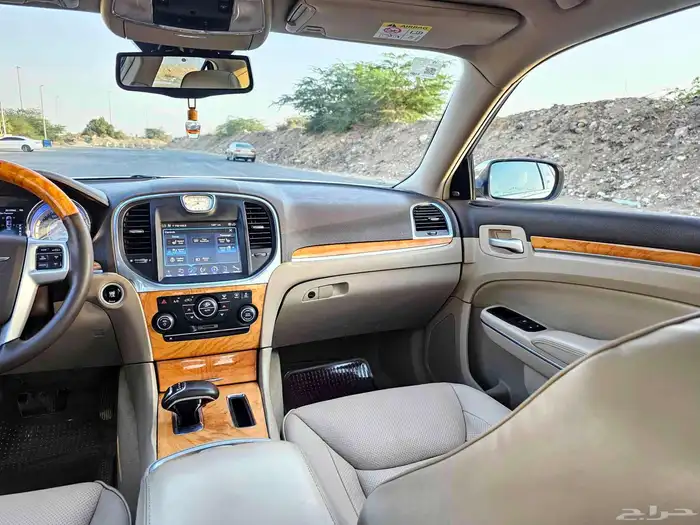 كرايزلر C300 موديل 2014 فل كامل 6 سلندر 28
