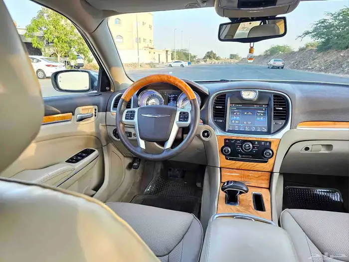 كرايزلر C300 موديل 2014 فل كامل 6 سلندر 27