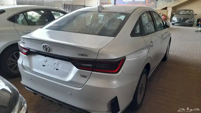 تويوتا يارس فل 8