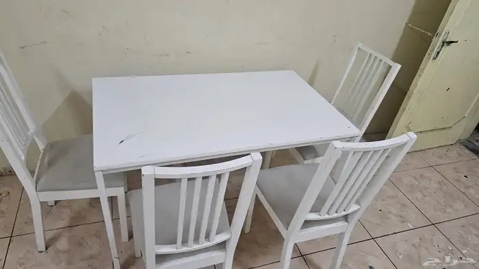 طاولة طعام 4 كراسي مستعمل نظيف جدا 1