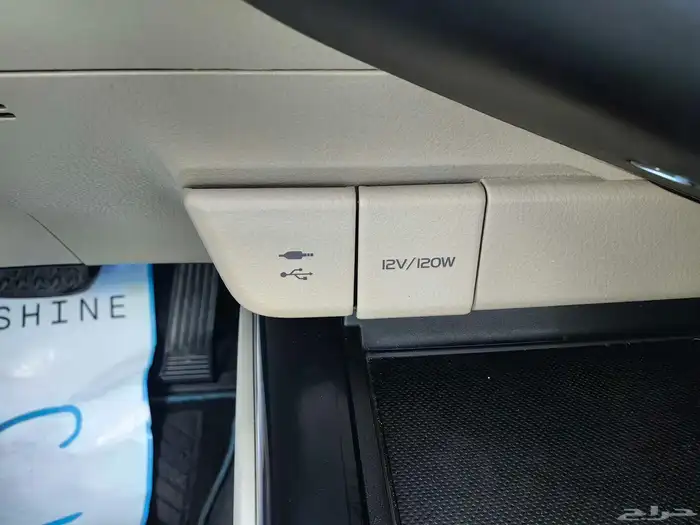 تويوتا كامري فل GLE هايبرد موديل 2019 م نظيفة جدا 25