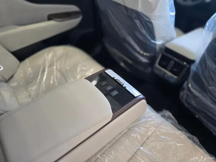 تويوتا كراون بريميوم 2026 7