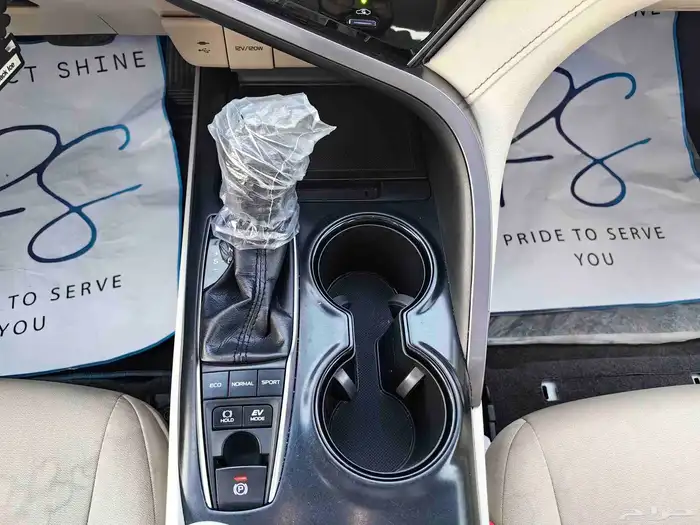 تويوتا كامري فل GLE هايبرد موديل 2019 م نظيفة جدا 23