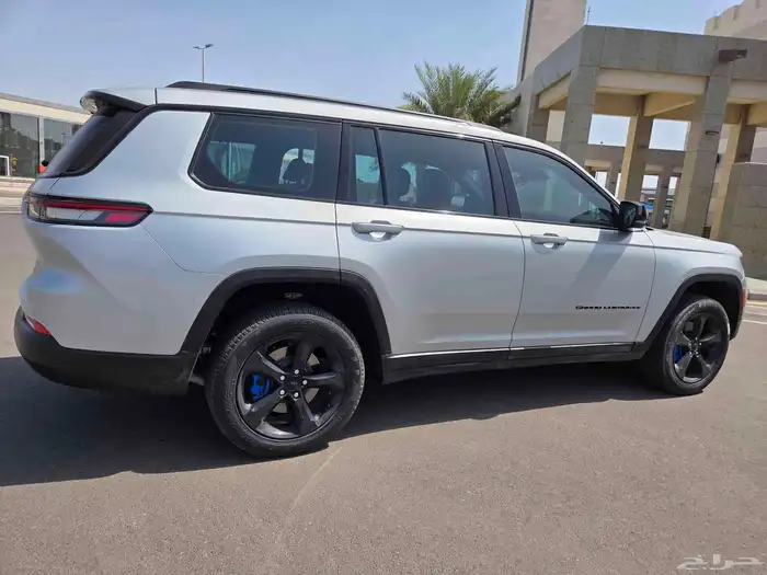 جراند شيروكي التيتيود 2022 6