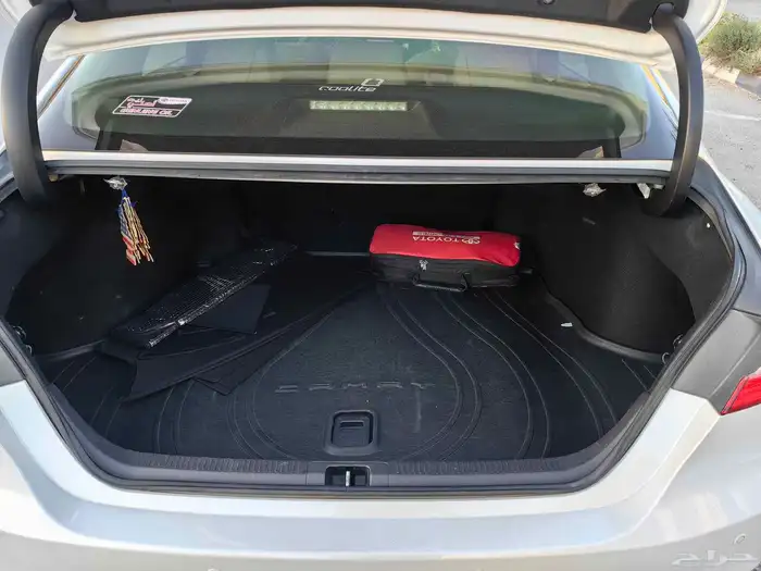 تويوتا كامري فل GLE هايبرد موديل 2019 م نظيفة جدا 30