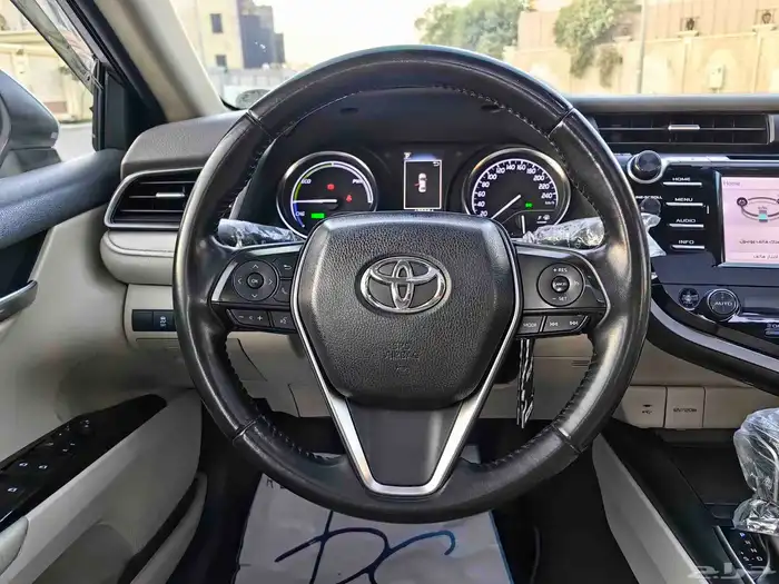 تويوتا كامري فل GLE هايبرد موديل 2019 م نظيفة جدا 22