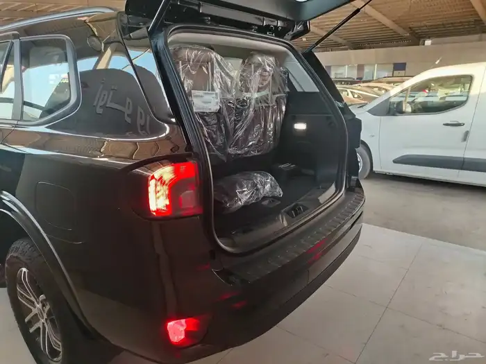 فورد ايفريست ستاندر XLS دبل 4 4 بنزين موديل 2025 19