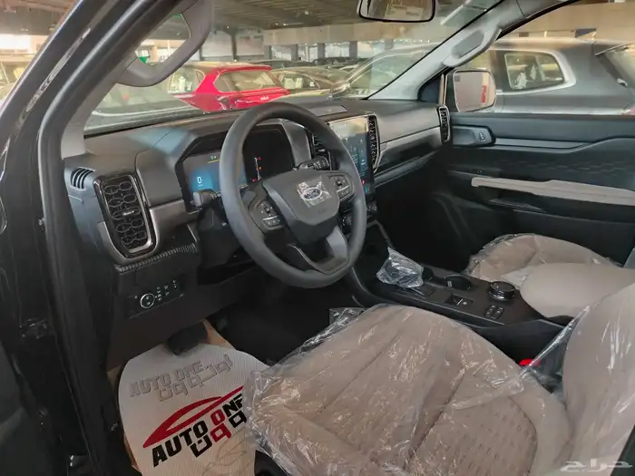 فورد ايفريست ستاندر XLS دبل 4 4 بنزين موديل 2025 11