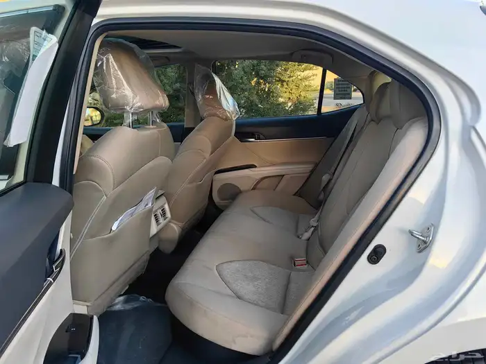 تويوتا كامري فل GLE هايبرد موديل 2019 م نظيفة جدا 18