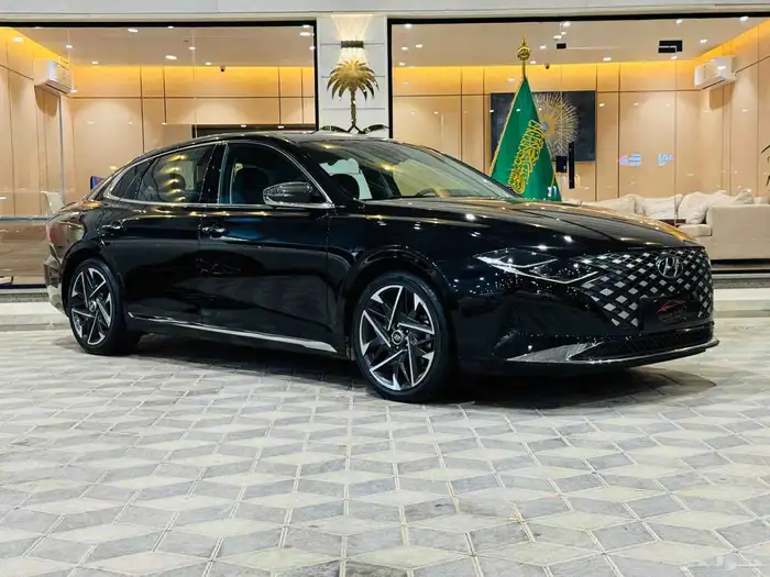 ازيرا 2022 فل كامل V6 بطاقه جمركيه نظيف جدا 1