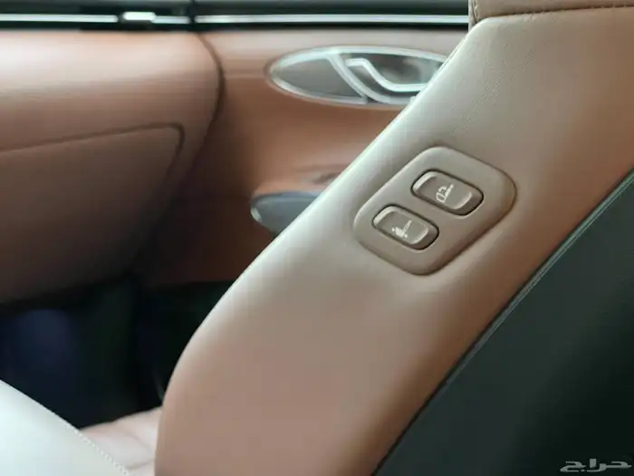 جنيسيس GV70 2023 فل سعودي 15