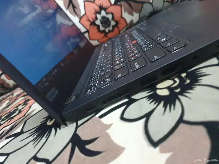 لابتوب ثنك باد لمس معالج Ci7 رام 16 هارد التخزين 512sd بصمة 13