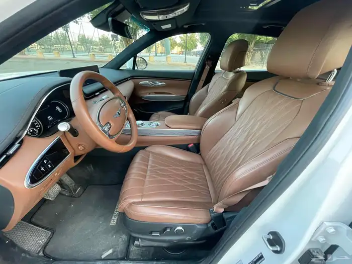 جنيسيس GV70 2023 فل سعودي 11