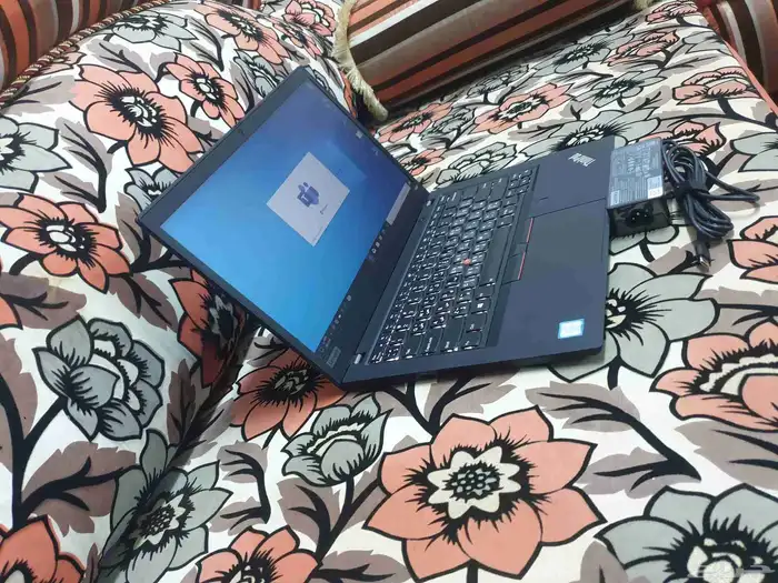 لابتوب ثنك باد لمس معالج Ci7 رام 16 هارد التخزين 512sd بصمة 6