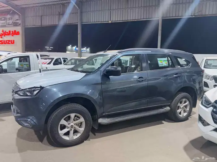 إيسوزو mu-x 2024 نص فل بأسعار منافسة 4