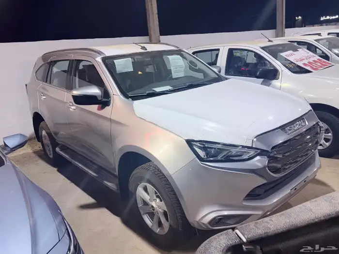 إيسوزو mu-x 2024 نص فل بأسعار منافسة 1