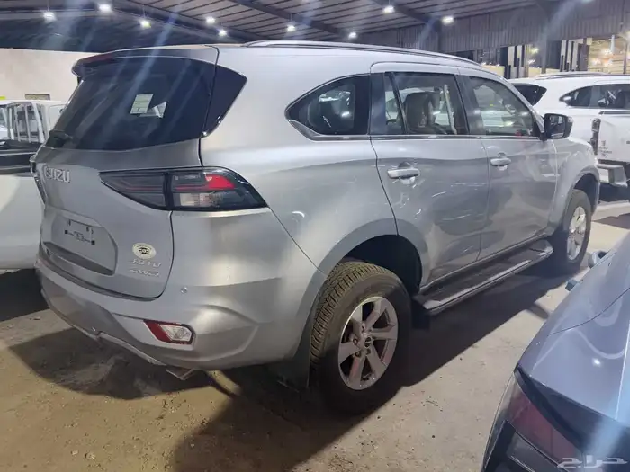 إيسوزو mu-x 2024 نص فل بأسعار منافسة 2