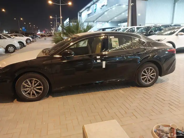 للبيع تويوتا كامري موديل 2025 E 1