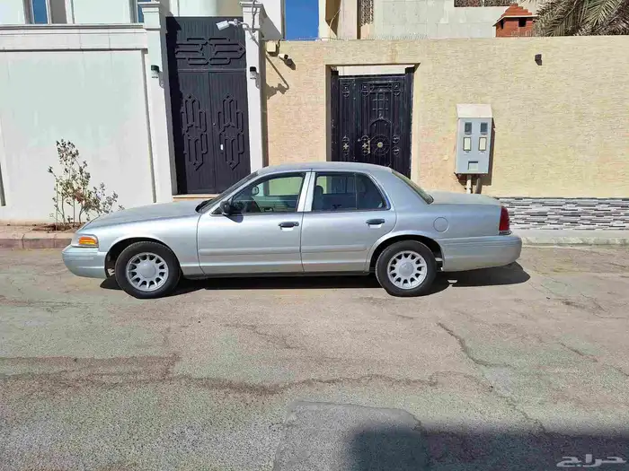 فورد فيكتوريا موديل 2002 1