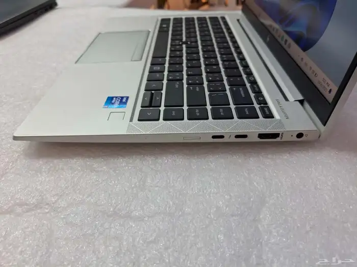 لابتوب HP بحالة ممتازة وشكل أنيق ونحيف جدا وجسم معدن 3