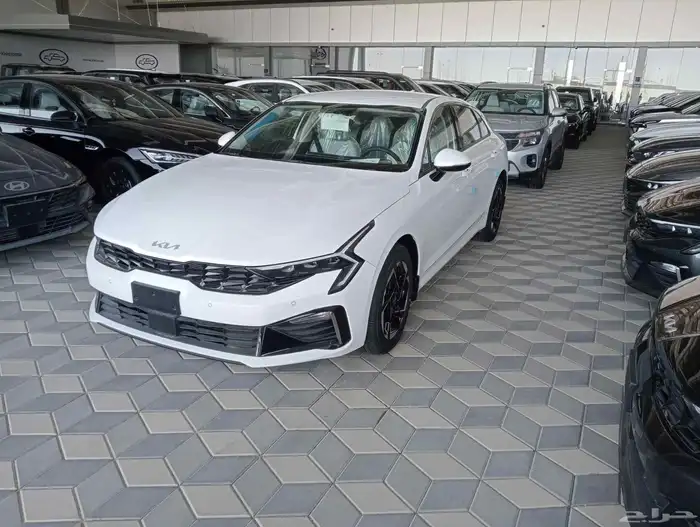 متاح كيا k5 كل الفئات موديل 26 كاش واقساط 3