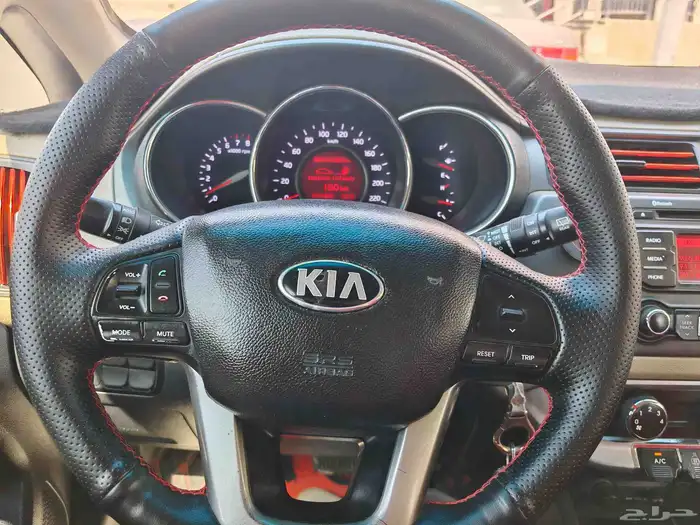 كيا ريو هاتشباك فل 2015 5