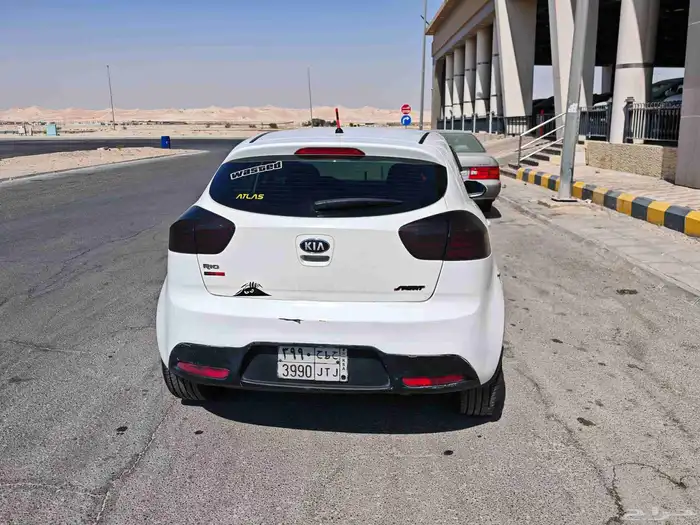 كيا ريو هاتشباك فل 2015 4