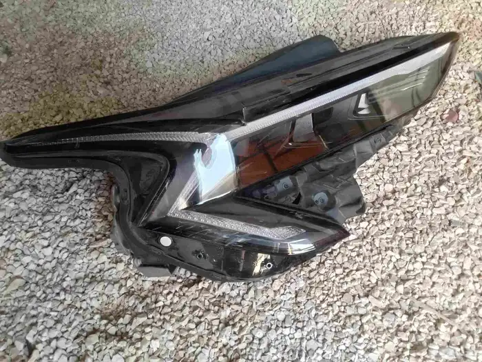 للبيع شمعه كيا فايف يمين 2025 0