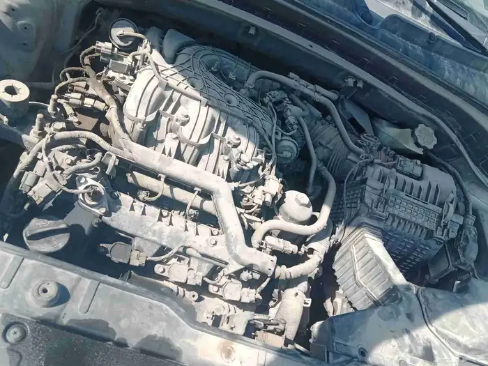 كيا سورنتو 2013 تشليح قطع غيار فقط 2