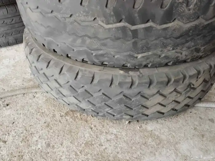 ثلاث حبات كفرات مقاس 175R16. تاريخ 2042 2