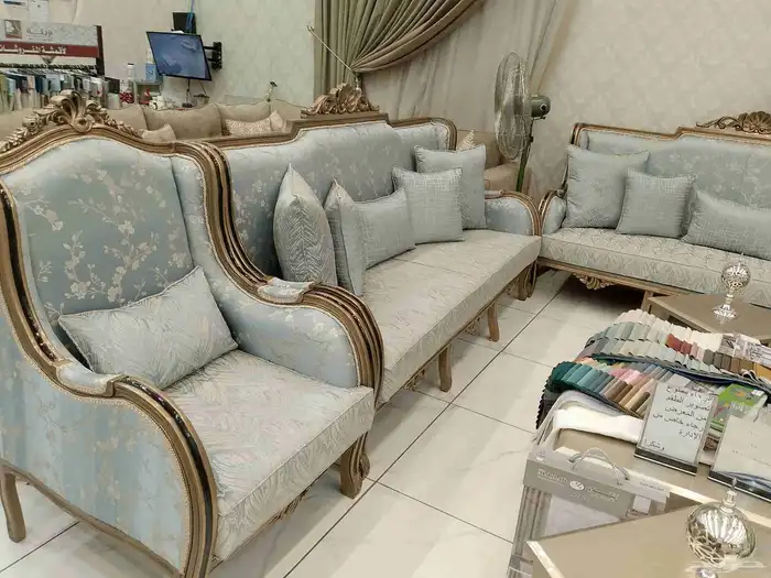 كنب خشيب ثلاث 3كراسي2 طاوله عدد3 3