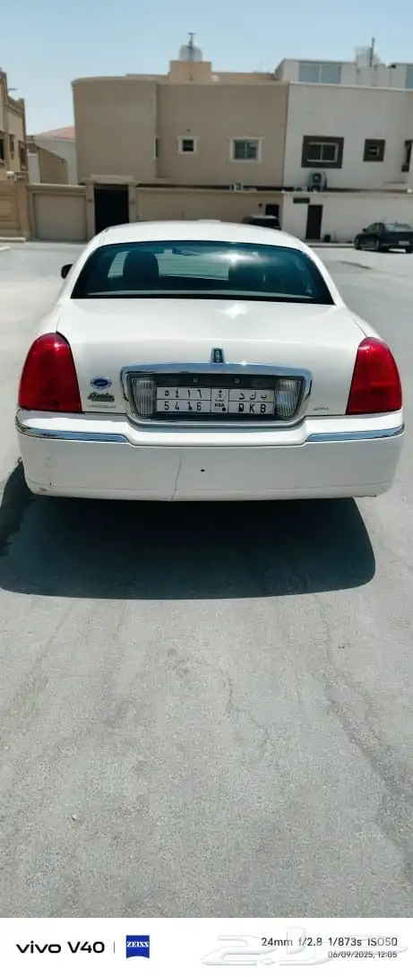 لينكولن تاون كار موديل 2007 للبيع 2