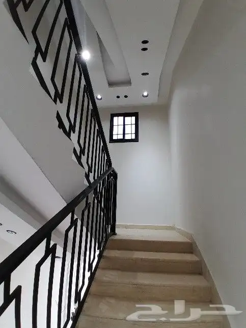 للبيع شقه دور ثاني مصعد راكب جاهز بحي الموسي من 550الف 3