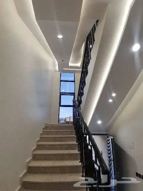 للبيع روف علوي مع ملحق تشطيب راقي خلف حديقة المليون بالمحاله 4