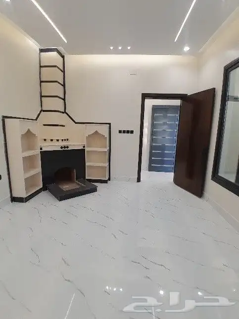 للبيع روف علوي مع ملحق تشطيب راقي خلف حديقة المليون بالمحاله 20