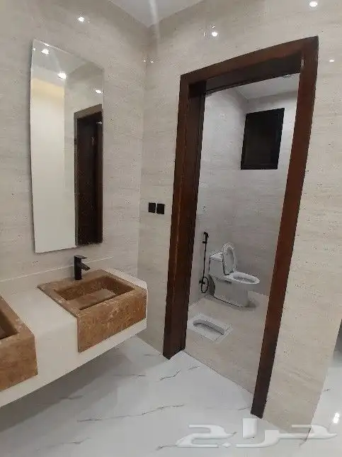 للبيع روف علوي مع ملحق تشطيب راقي خلف حديقة المليون بالمحاله 11