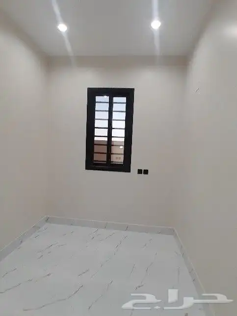 للبيع روف علوي مع ملحق تشطيب راقي خلف حديقة المليون بالمحاله 26