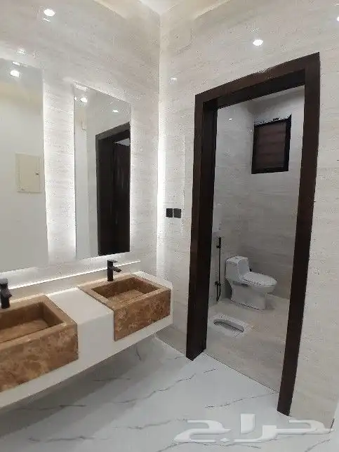 للبيع روف علوي مع ملحق تشطيب راقي خلف حديقة المليون بالمحاله 21