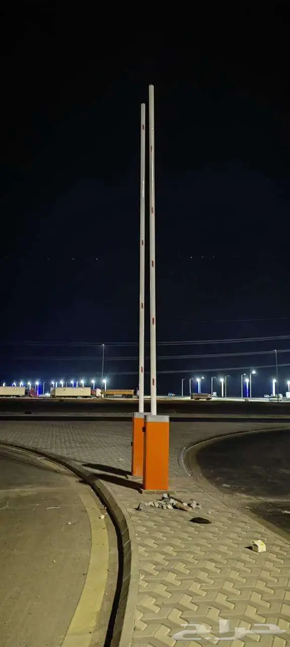 اذرع بوابات سيارات الكترونيةبالكارت والباركودوالريموت وصيانة 0