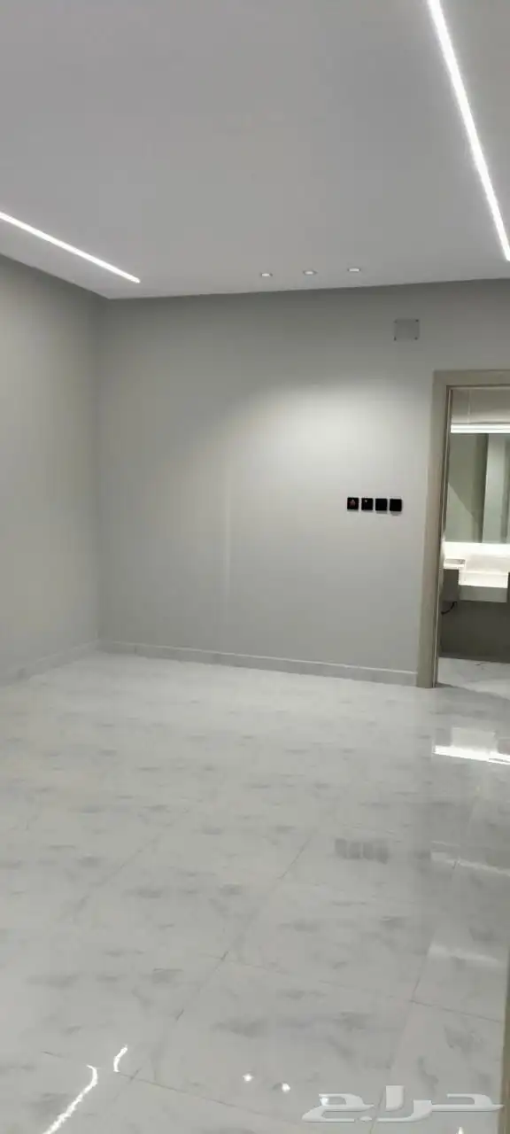 للبيع ادوار بمخطط 9 بمساحة 260 متر 6