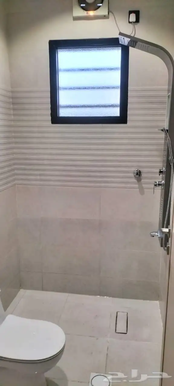 للبيع ادوار بمخطط 9 بمساحة 260 متر 18