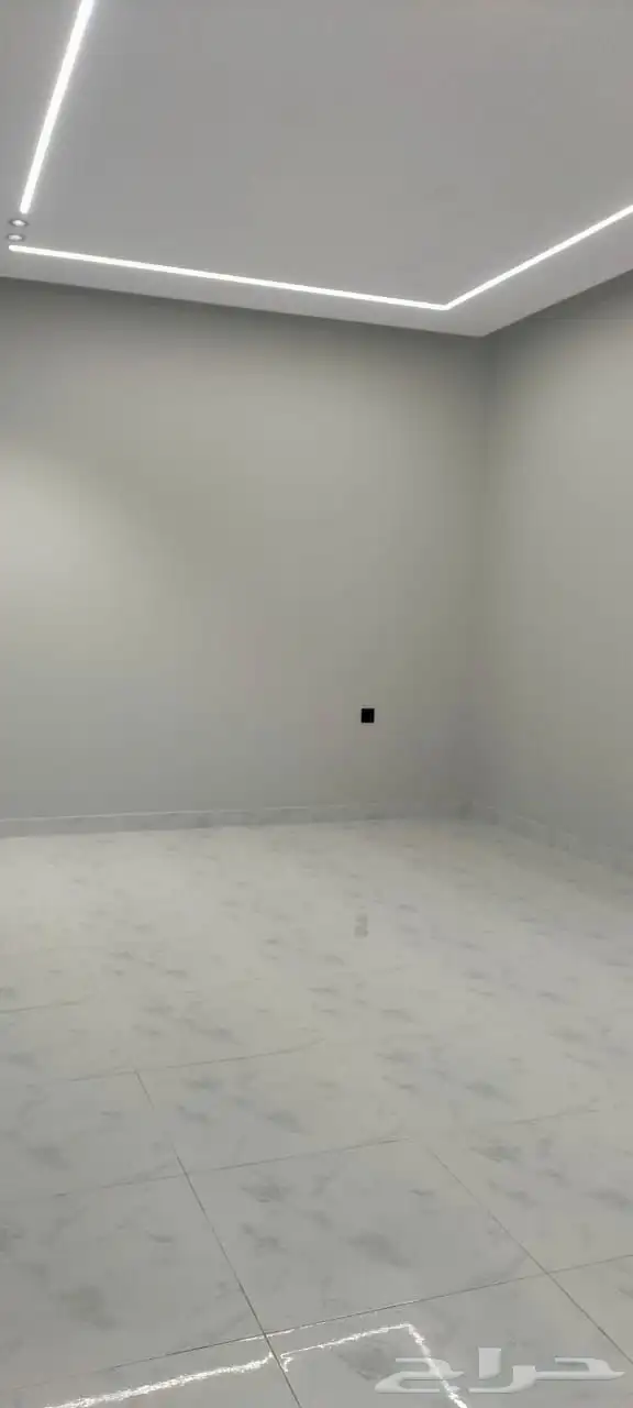 للبيع ادوار بمخطط 9 بمساحة 260 متر 15