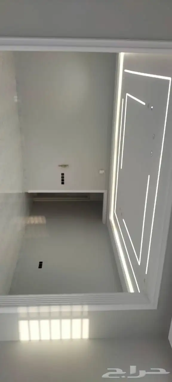 للبيع ادوار بمخطط 9 بمساحة 260 متر 12