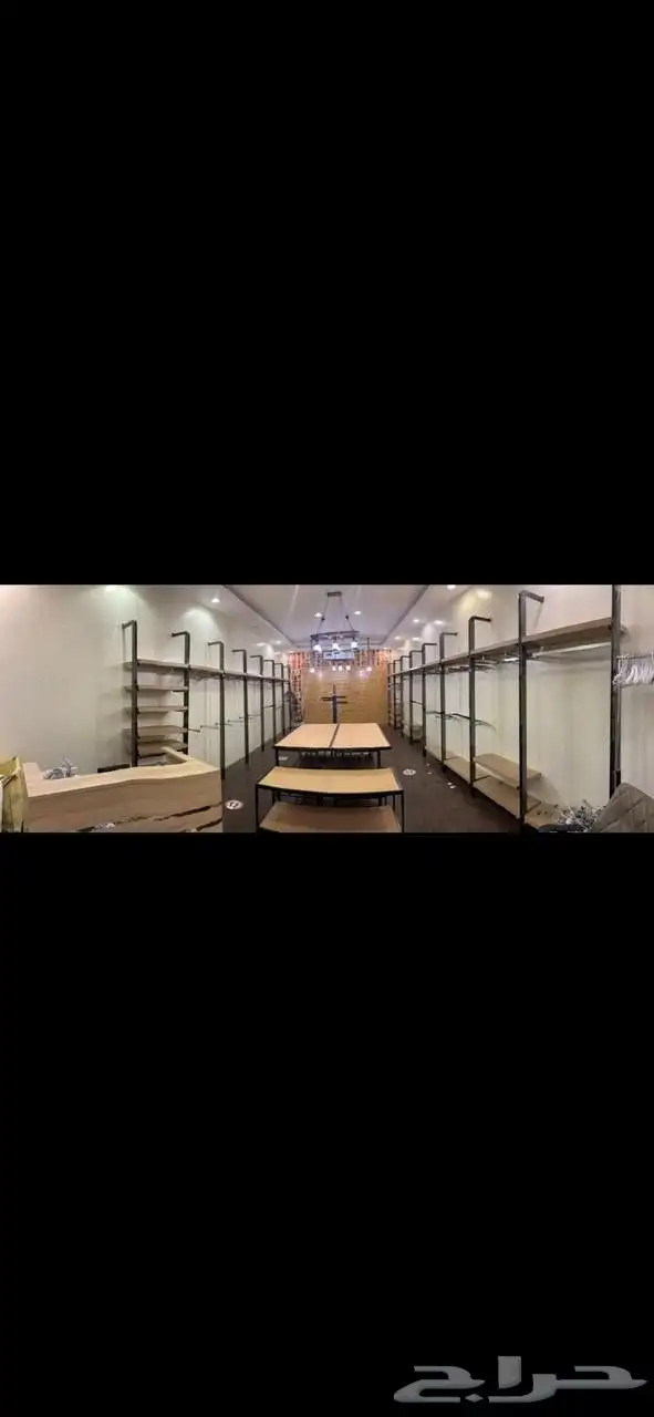 ديكور محل ملابس. علاقات و رفوف 5