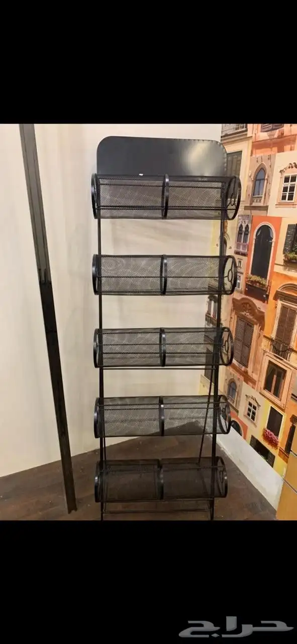 ديكور محل ملابس. علاقات و رفوف 0