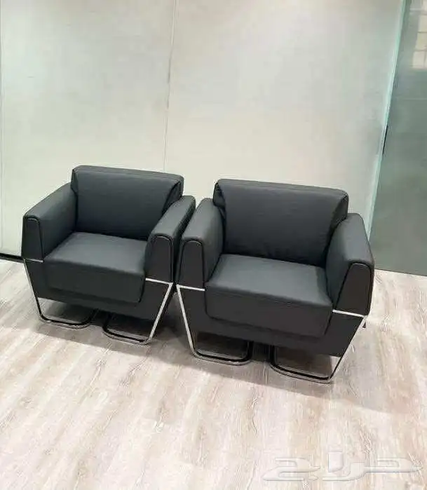 طاولة مكتب  كراسي  خزانات  كرسي انتظار  أرائك متاحة 80