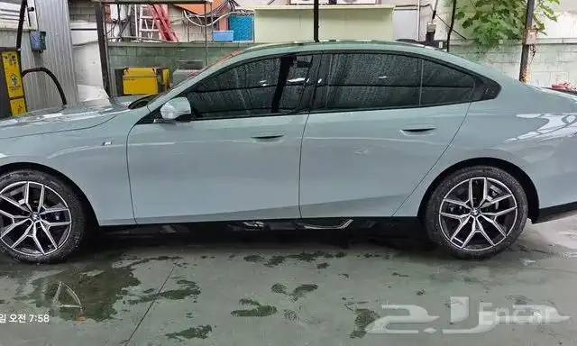 BMW 520 i mkit داخلي اوف وايت 4