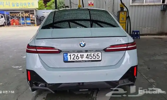 BMW 520 i mkit داخلي اوف وايت 1